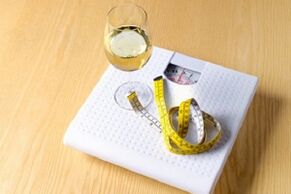 Μπορώ να πίνω αλκοόλ ενώ χάνω βάρος;